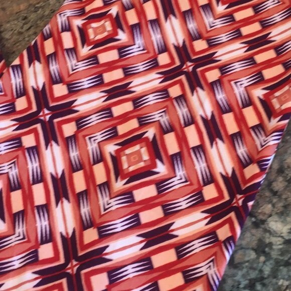 TC NWOT LuLaRoe Leggings E05 3416 - Picture 2 of 3